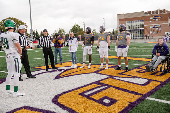 AUvLErieFootball1021ALW_8182