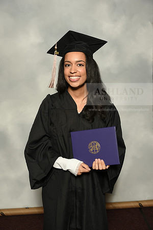 025BachelorBusinessWiGrad1221MP7_0926