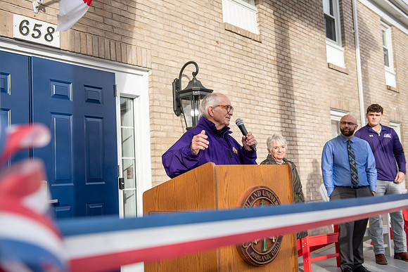 HomecomingUSAHouseRibbonCeremony1023AWB_5980