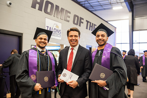 027SpGradPostCeremony0525ALW_9072