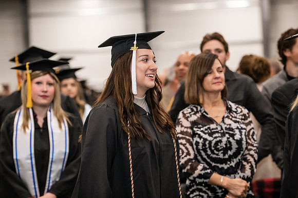 063WIGradProcessional1222ALW_0123