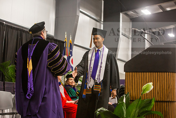 046SpGradBachelorSciBusAdmin0525JH6Q8B9367