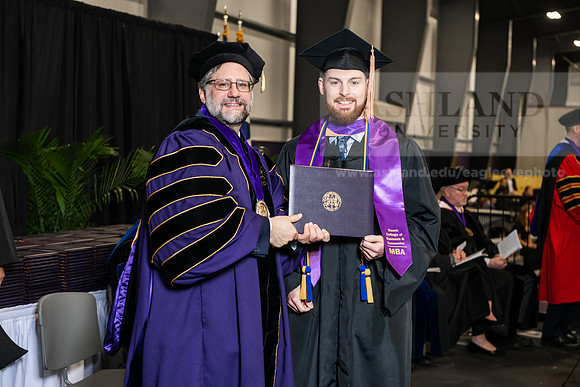 067SpGradMasterBusinessAdmin0525AWB_3102