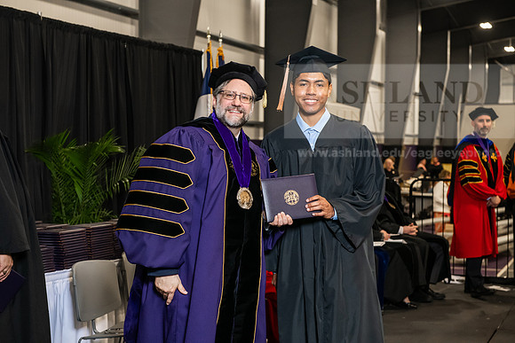 071SPGradBachelorScienceBusinessAdmin0525AWB_4234