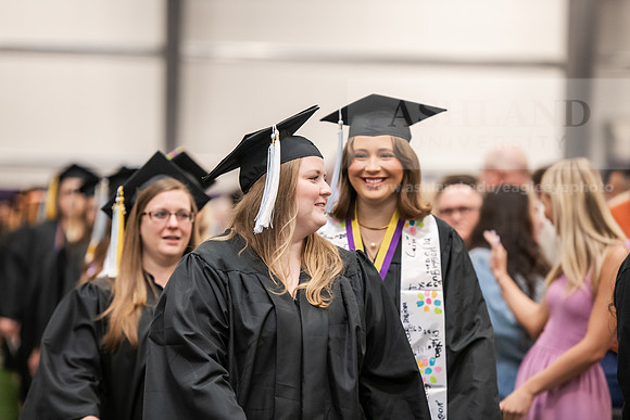 339SpGradProcessional0525AWB_2558