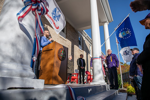 HomecomingUSAHouseRibbonCeremony1023AWB_6245