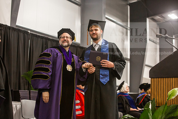 187SpGradBachelorSciBusAdmin0525JH6Q8B9449