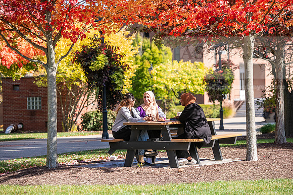 FallCampusLife1024AWB_5905
