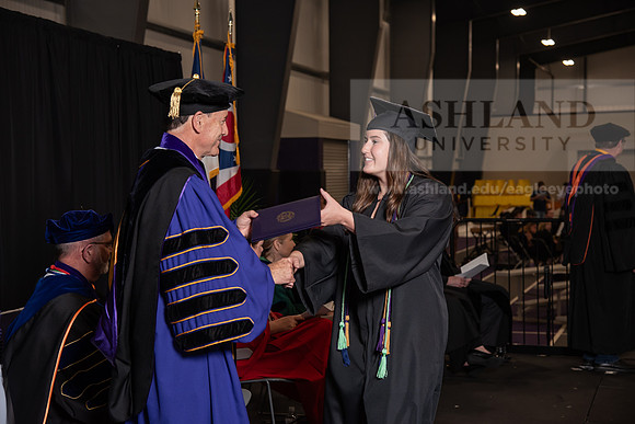 048SpGradBachelorScienceBusiness0524TR_DSC_5386