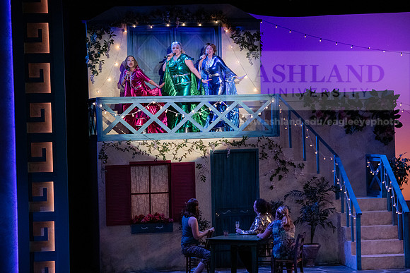 TheatreMammaMia0220ALW_2243