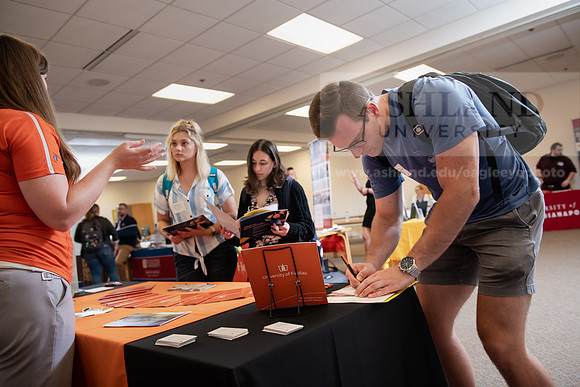 CareerGradFair0919ALW_7594