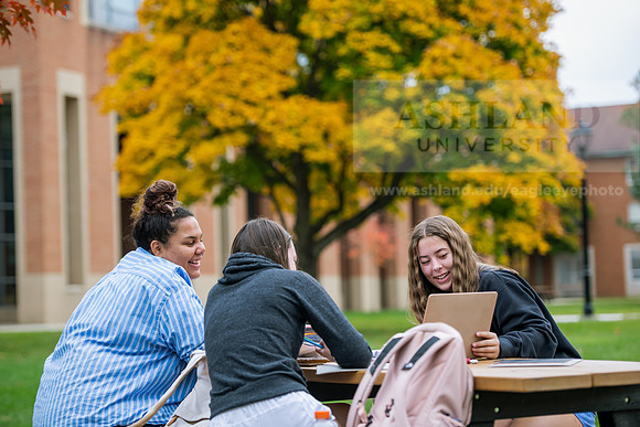 FallCampusLife1022ALW_1338