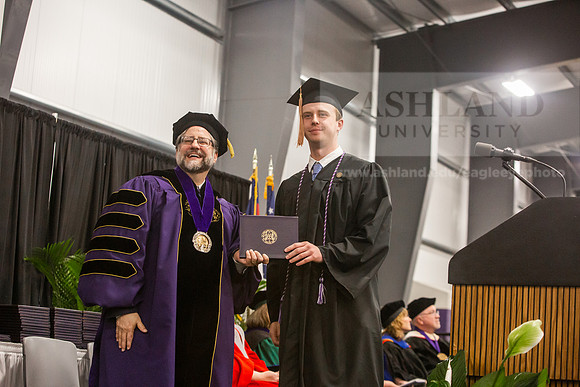 099SpGradBachelorSciBusAdmin0525JH6Q8B9399