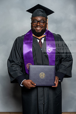 013SpGradMasterBusinessAdmin0525AU-Graduation-2025-Andrew-0405