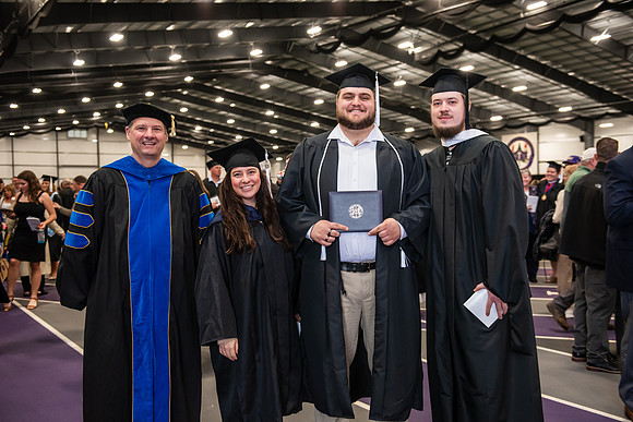040SpGradPostCeremony0525ALW_9091