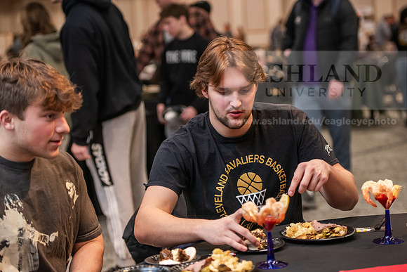 DiningServicesFoodShow0225AWB_6523