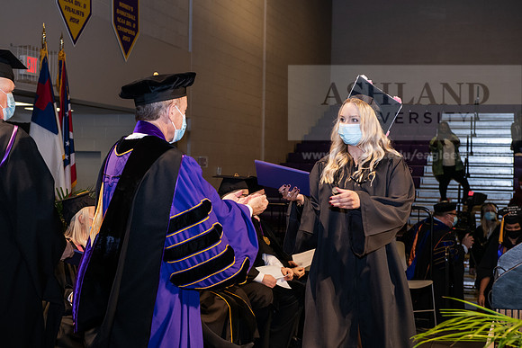 047BachelorNursingWiGrad1221ALW_7108