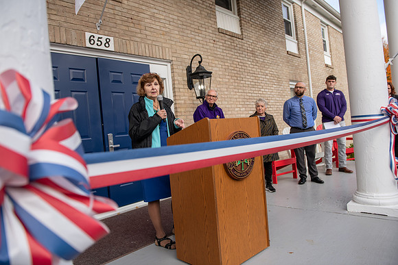 HomecomingUSAHouseRibbonCeremony1023AWB_6014