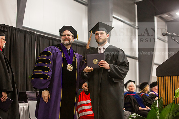 175SpGradBachelorSciBusAdmin0525JH6Q8B9443