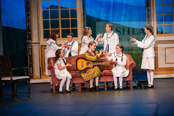 TheatreSoundOfMusic0325AWB_1977