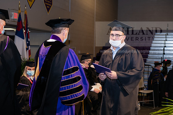 045BachelorBusinessWiGrad1221ALW_6991
