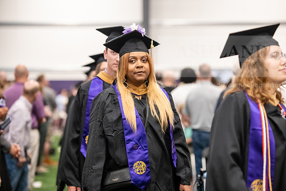 097SpGradProcessional0524AWB_8534