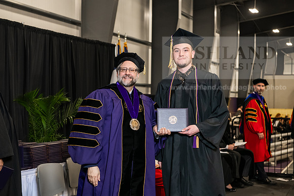 031SPGradBachelorScienceBusinessAdmin0525AWB_4201