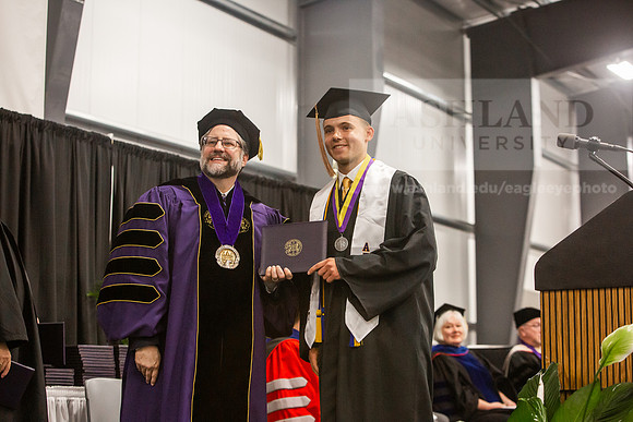 159SpGradBachelorSciBusAdmin0525JH6Q8B9435