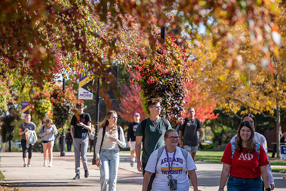 FallCampusLife1024AWB_5775