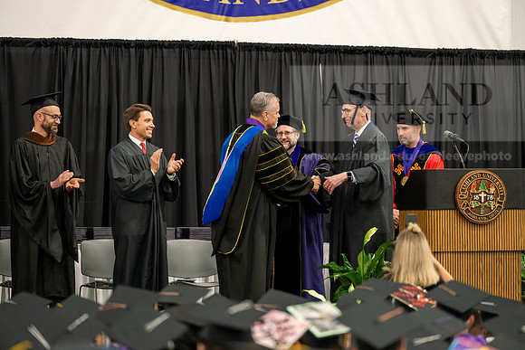 201SpGradCeremony0525AEAU-Graduation-2025-Andrew-0214