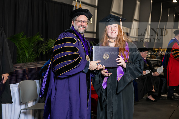 088SpGradMasterBusinessAdmin0525AWB_3116