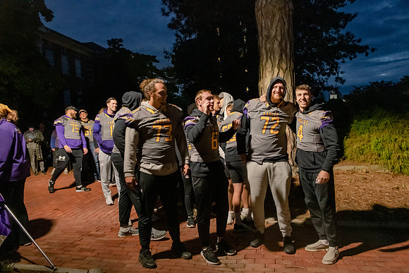 ParadeOfPurple1021ALW_6091