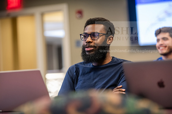 MBADigitalMarketing0324AWB_8331