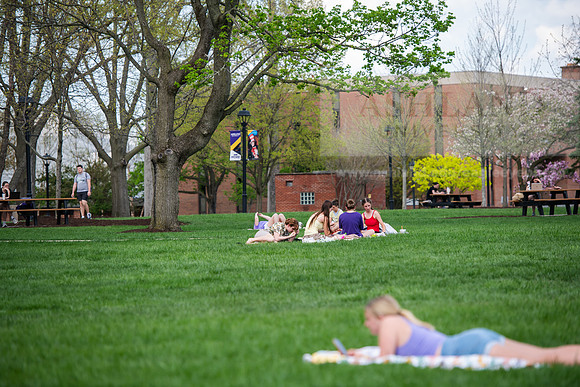 149SpringCampusLife0425AWB_0207