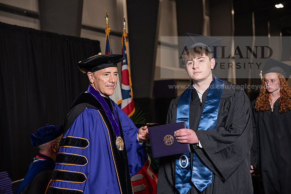 078SpGradBachelorScienceBusiness0524TR_DSC_5405