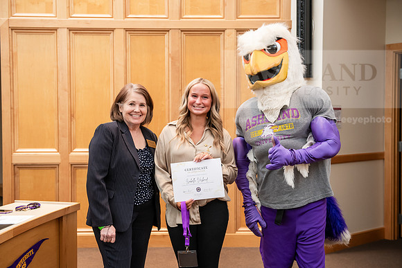 134Veskauf_Isabella_COEPinningCeremony0425AWB_5782