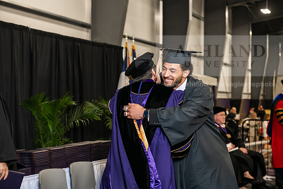 164SPGradBachelorScienceBusinessAdmin0525AWB_4313