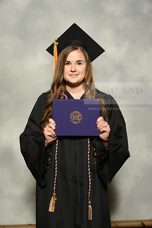 027BachelorNursingWiGrad1221MP7_0040