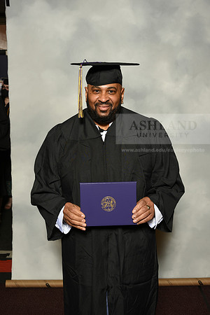 063BachelorArtsWiGrad1221MP7_0840