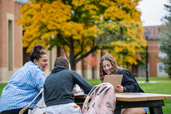 FallCampusLife1022ALW_1335