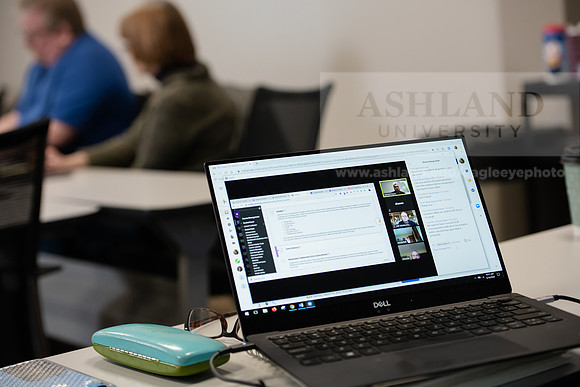 OnlineInstructionalLearning0320ALW_7769