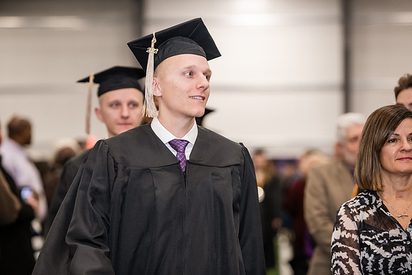 105WIGradProcessional1222ALW_0157