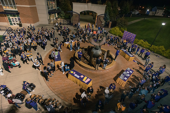 ParadeOfPurple1021ALW_6522