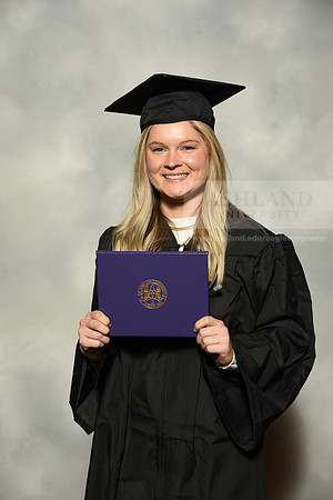 087BachelorNursingWiGrad1221MP7_0084