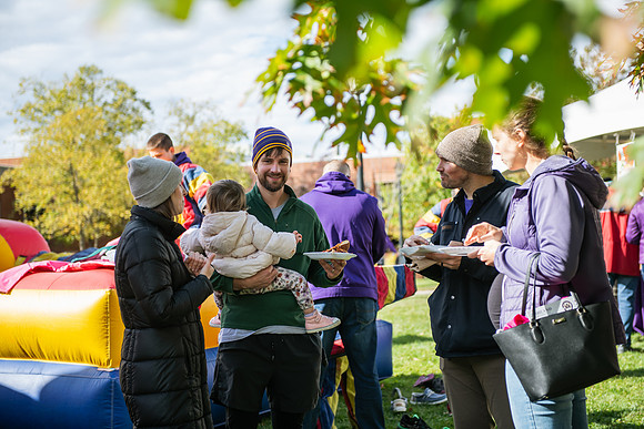 HomecomingPizzaX31023AWB_6840