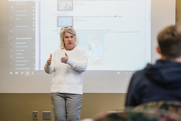 AccountingIndividualTaxClass0324AWB_4757