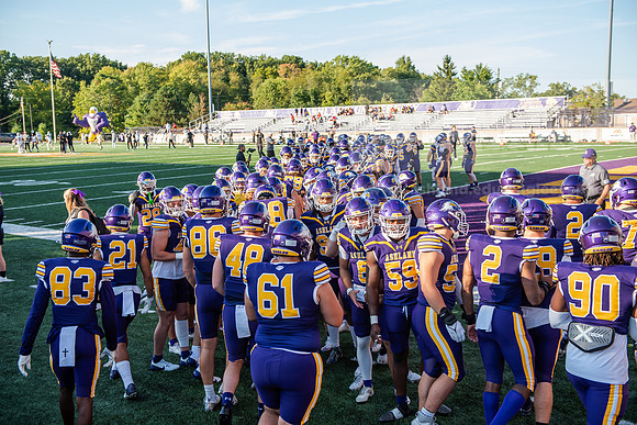 AUvIUPFootball0924ALW_8255