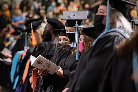 014WiGradCeremony1221ALW_6293