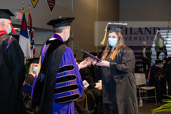 044BachelorNursingWiGrad1221ALW_7106