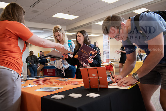 CareerGradFair0919ALW_7591